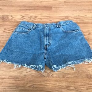 Levi 517 Strauss Jean Shorts Frayed reads 34 x 36